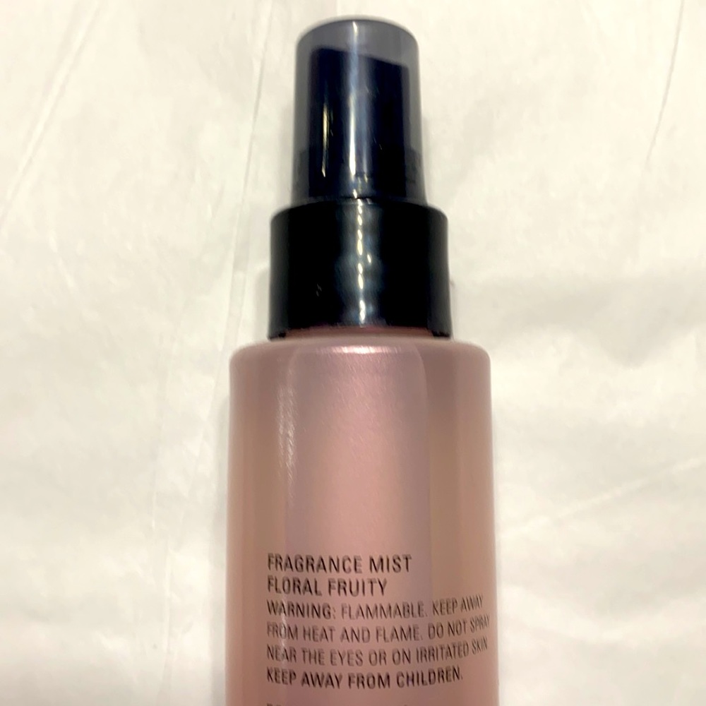 Mary Kay Paint the Sky Skincare +gift bag - Picture 7 of 7